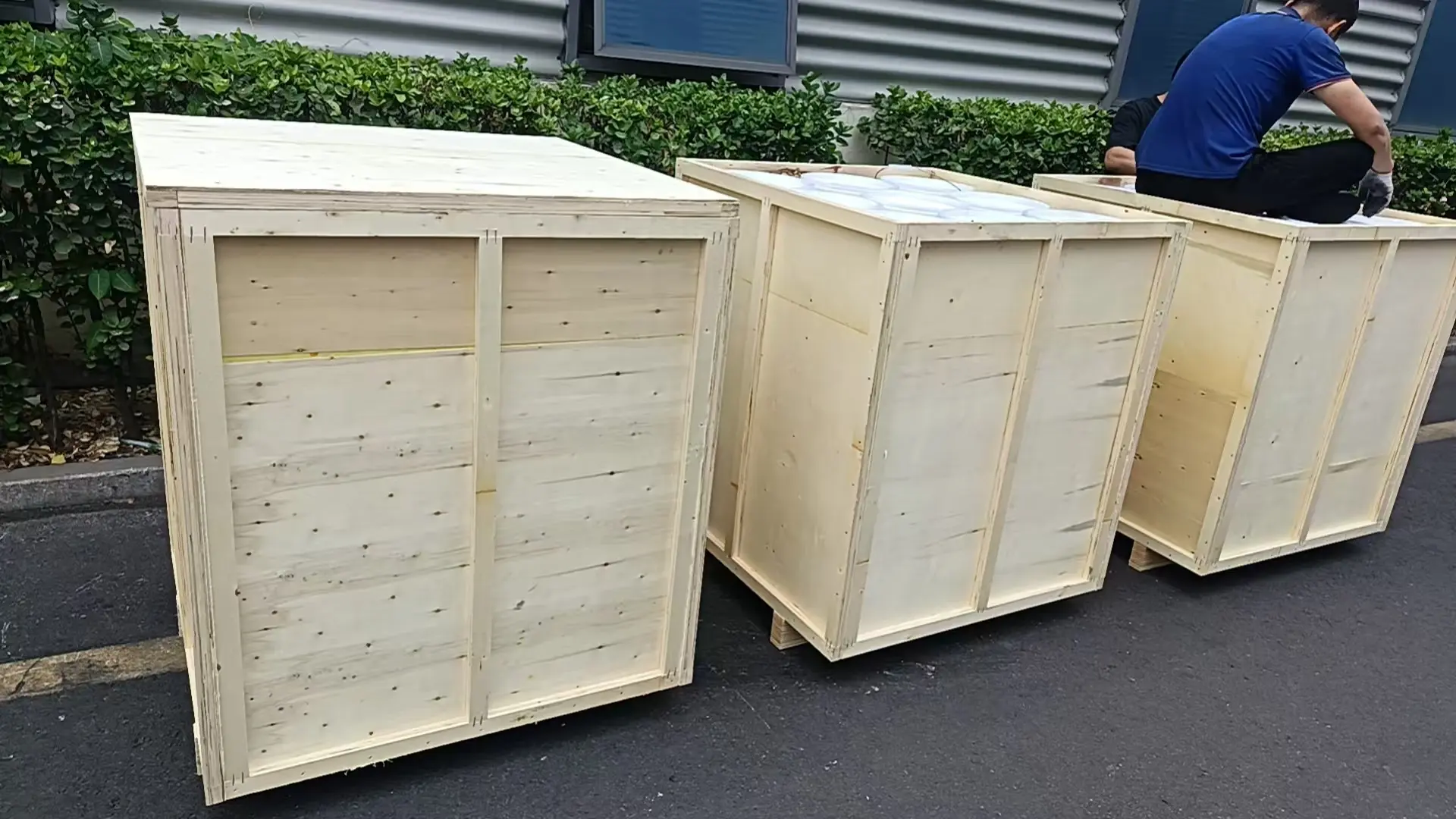 On-site case of shipment of two-component silicone sealant from a Chinese factory